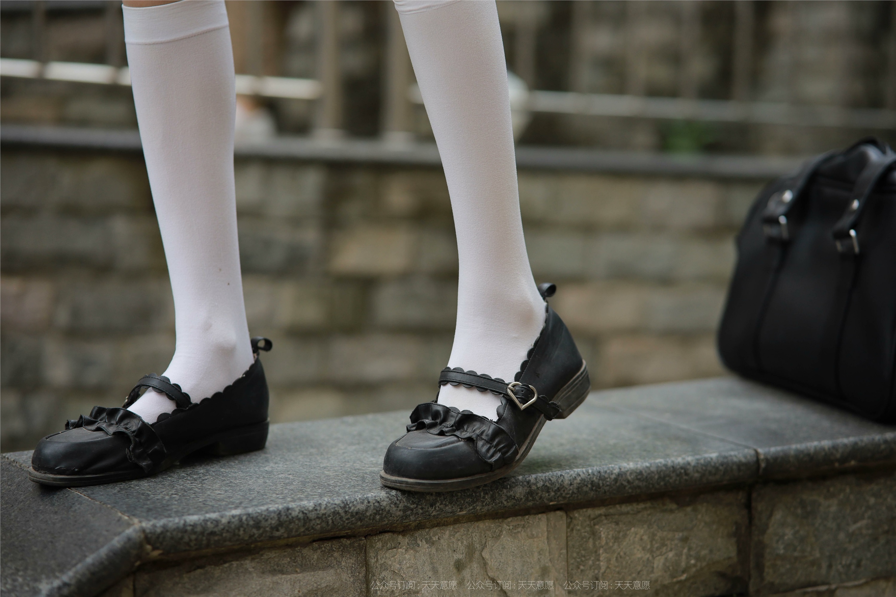 IESS异思趣向  2021.11.02 丝享家963：团团《长腿JK装》